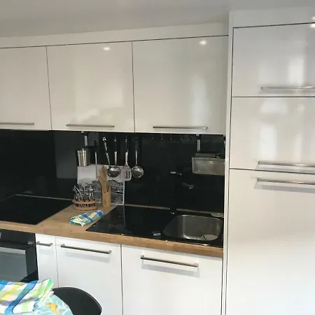 Le Petit Bateau マントン