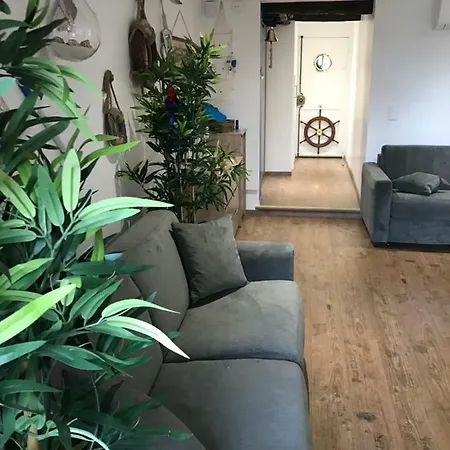 Le Petit Bateau アパート *