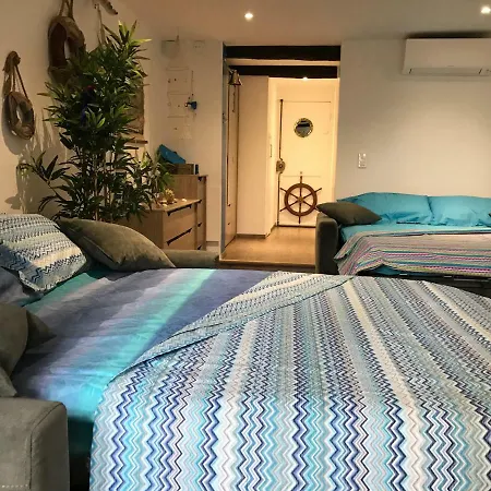 Le Petit Bateau マントン