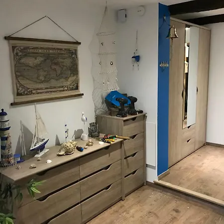 Le Petit Bateau マントン