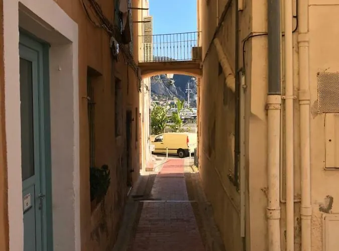 Le Petit Bateau Menton