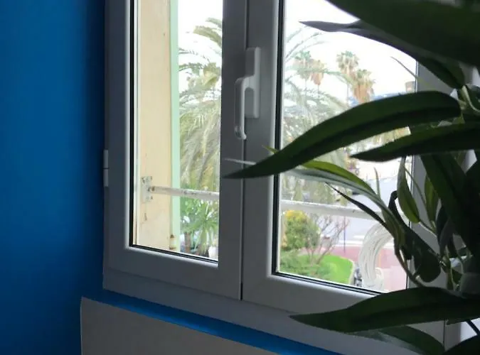 Le Petit Bateau Menton